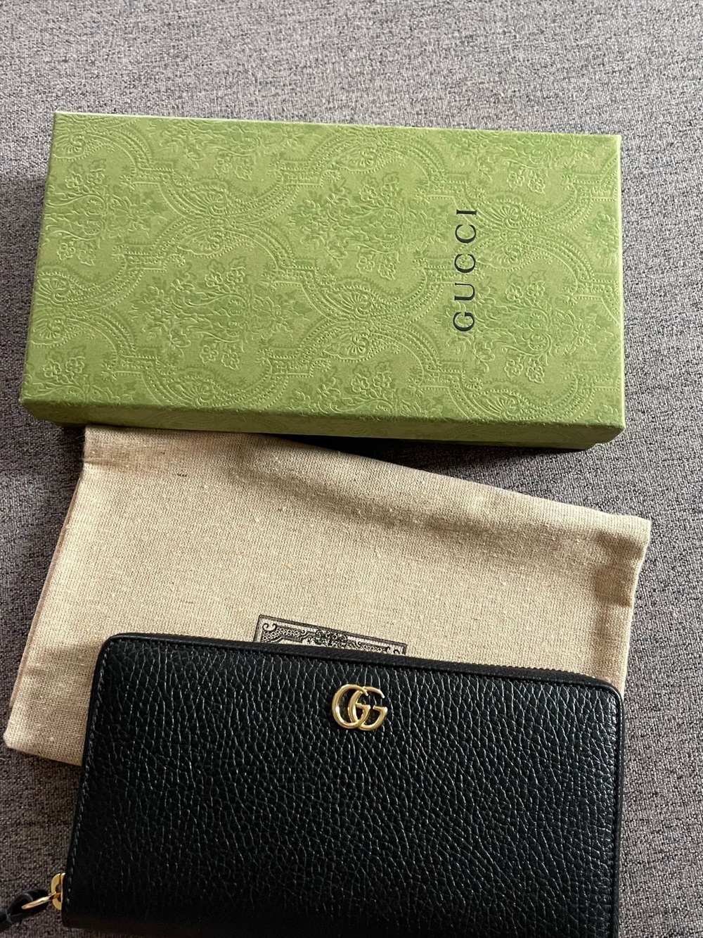Gucci GG Marmont Zip-Around Leather Card Holder Wallet
